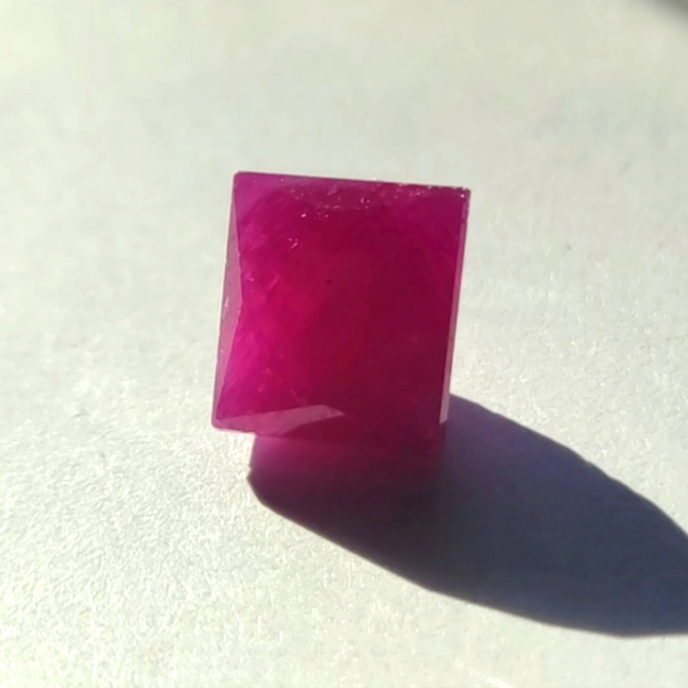 6 Carat Ruby - Picture 3 of 4